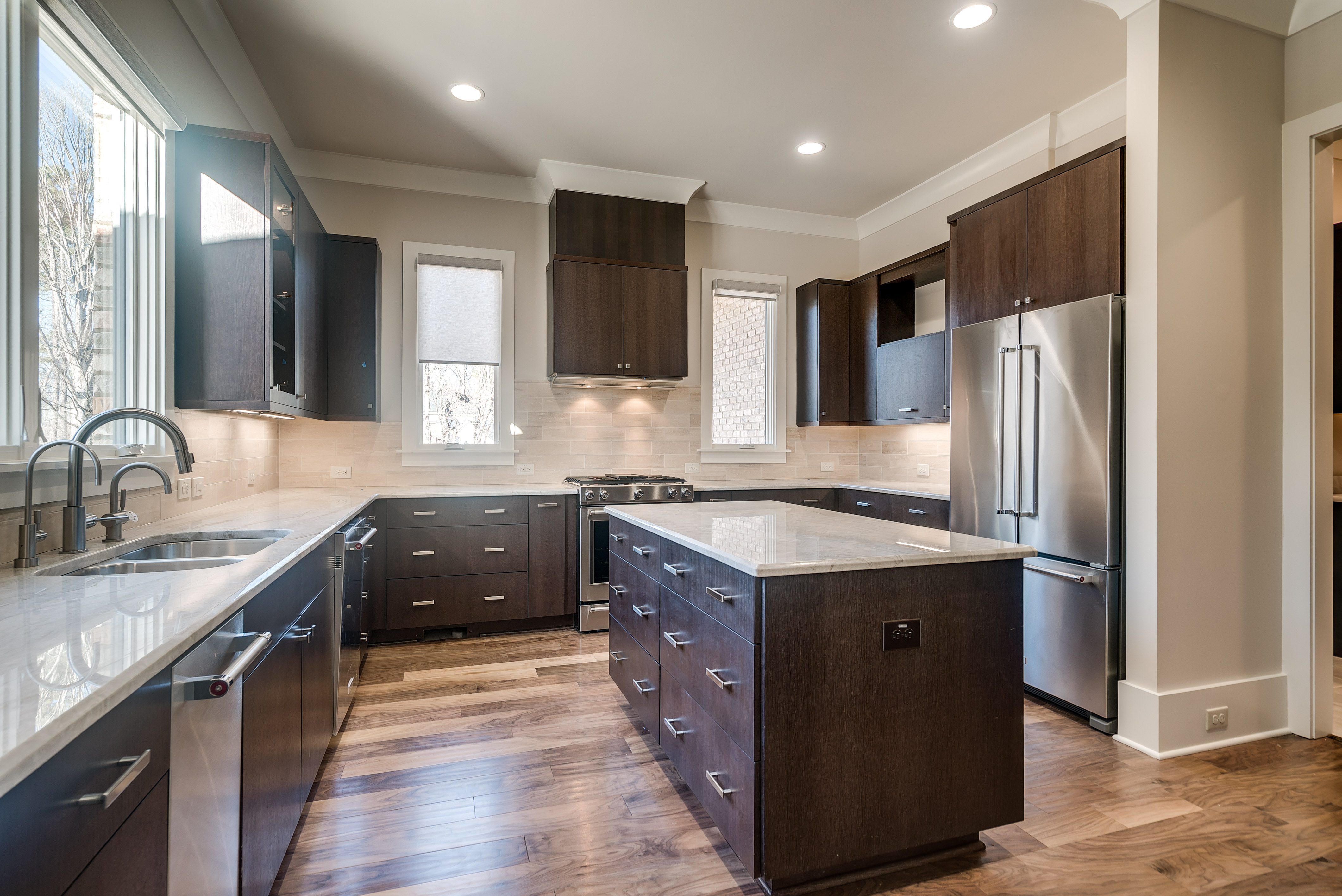 5305 Winding View kitchen